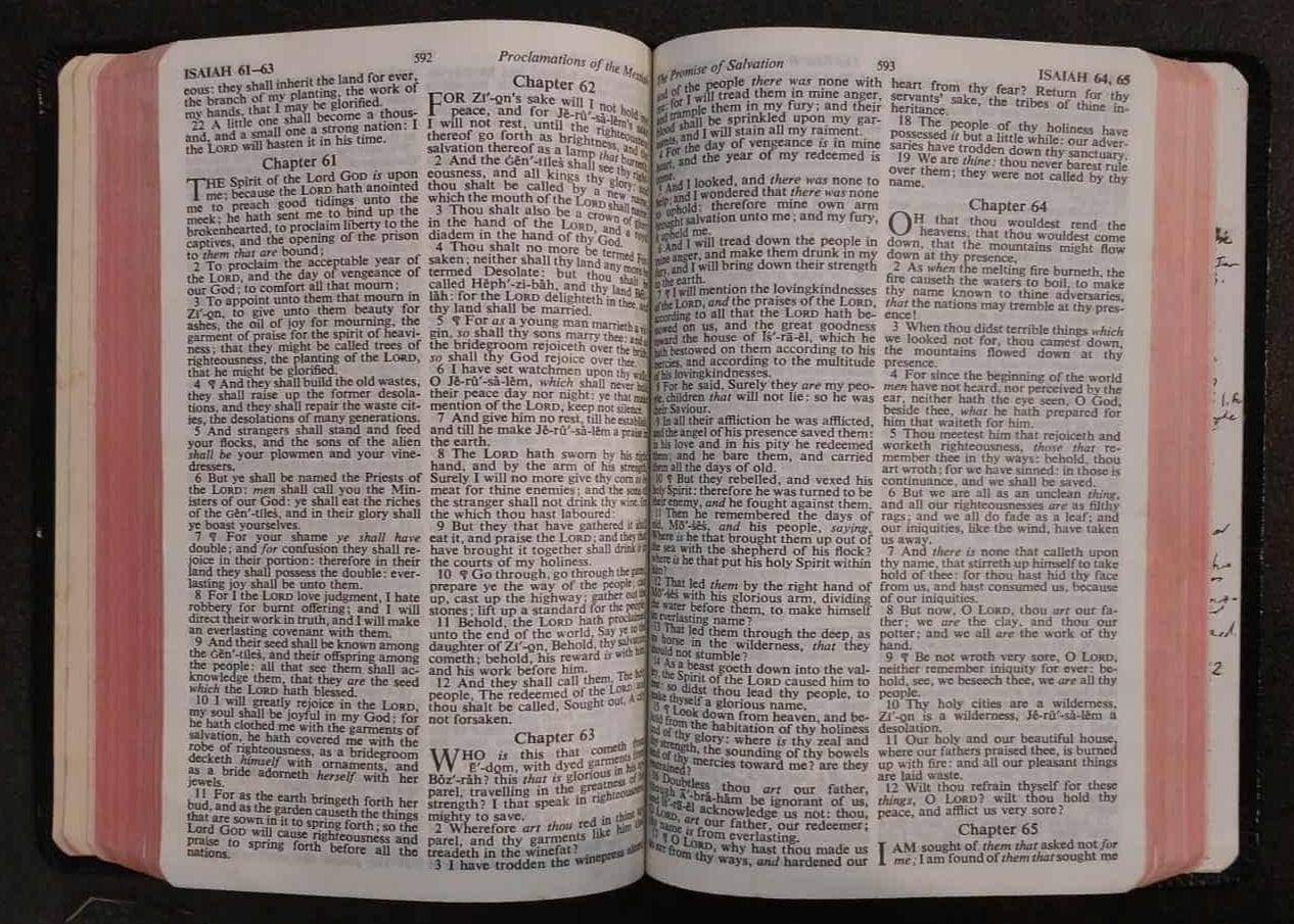 KJV Holy Bible, Black Leather, Basic Bible Helps image 1
