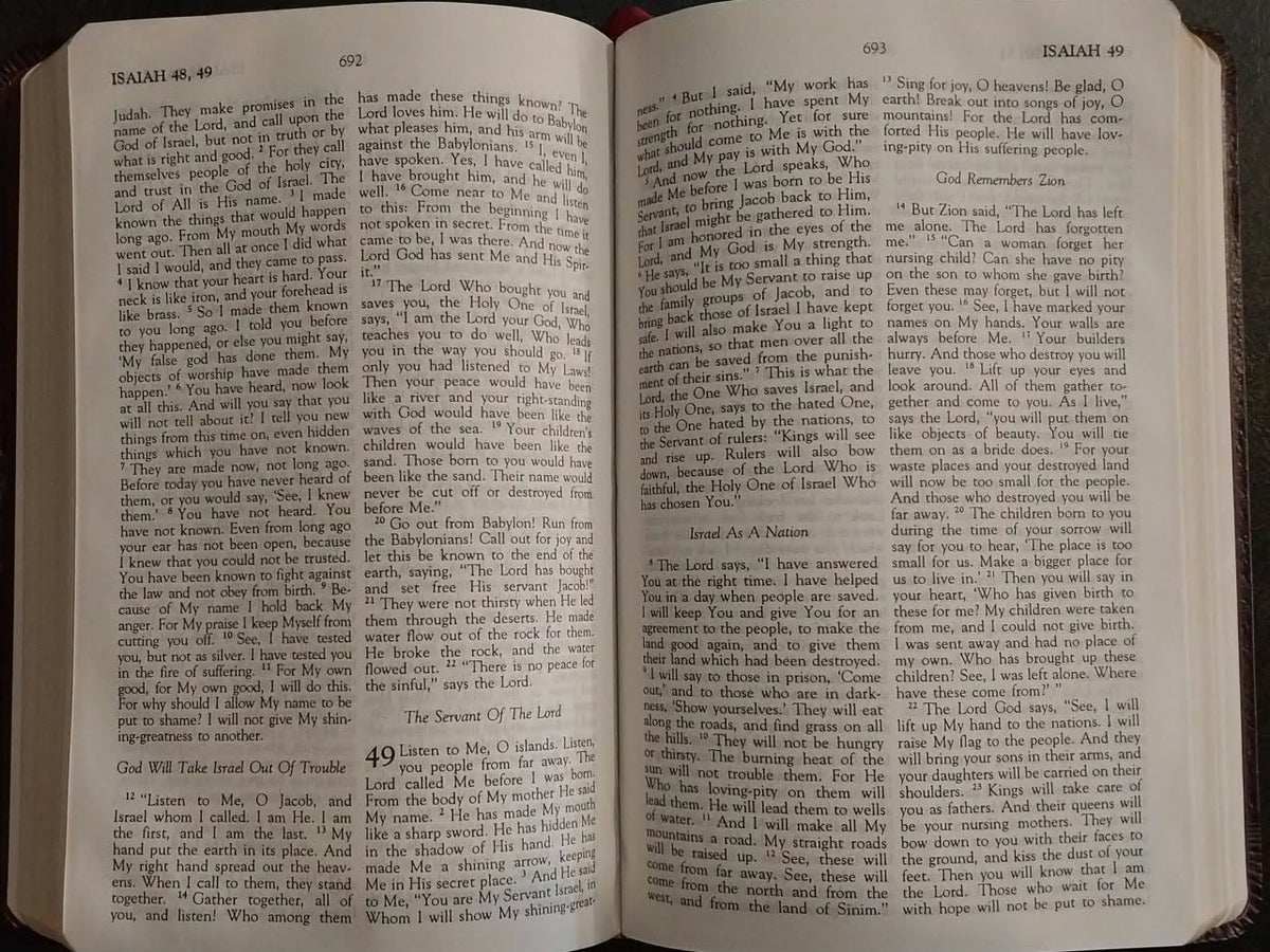 Holy Bible: New Life Version, with Study Helps
