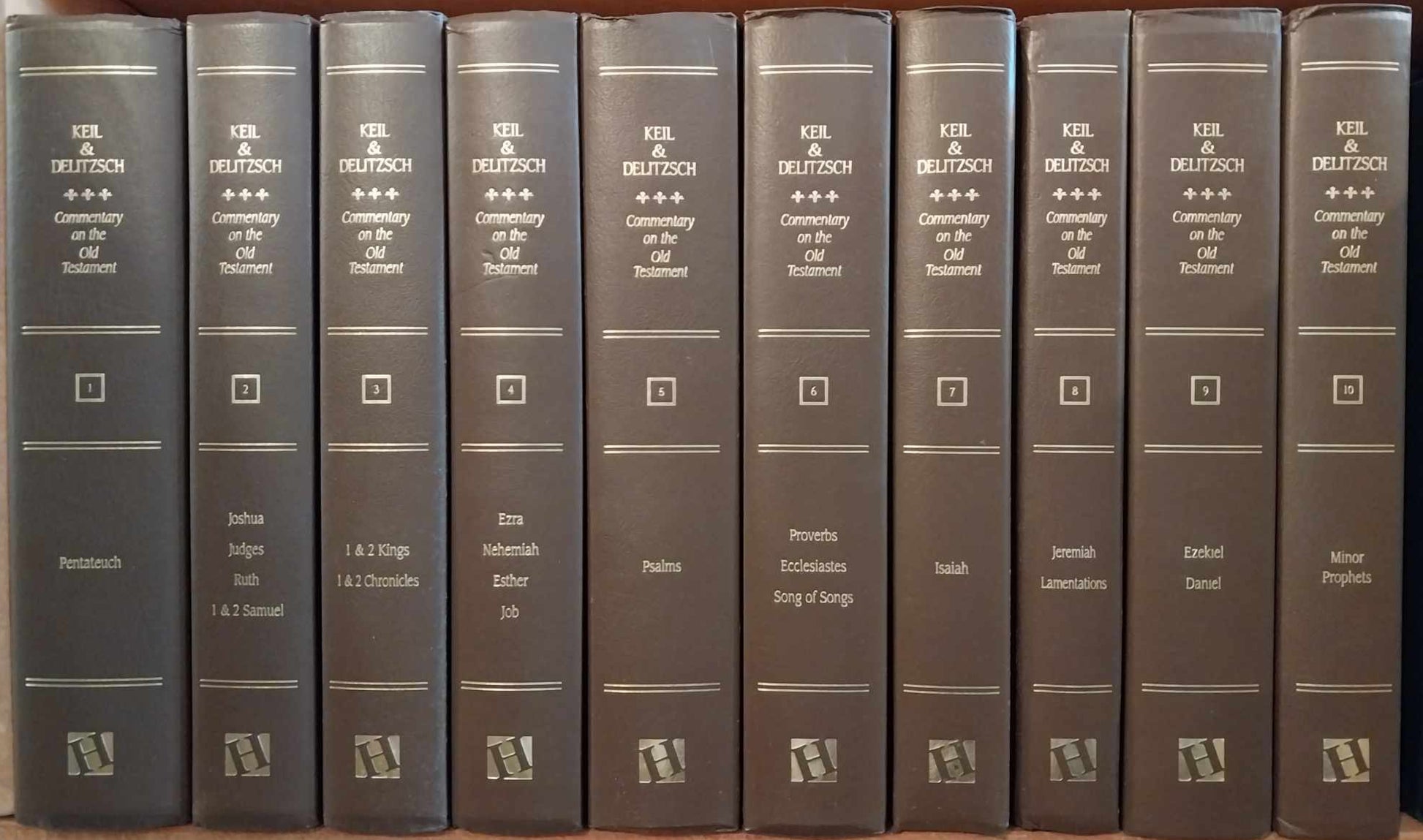 Complete Commentaries on the Old Testament (10 Volume Set) by Keil and Delitzsch image 0