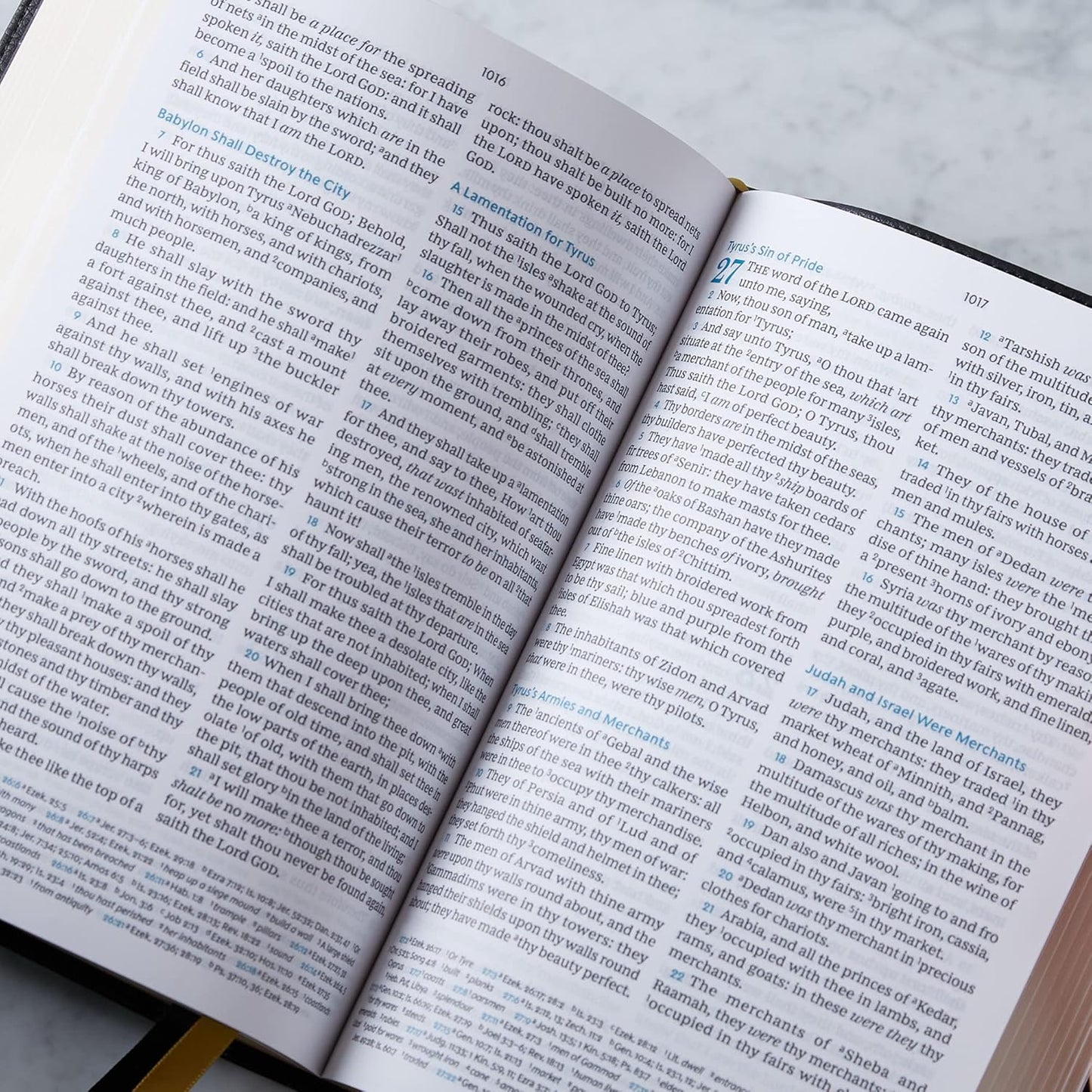 KJV Holy Bible: Large Print Reference, Black LeatherSoft
