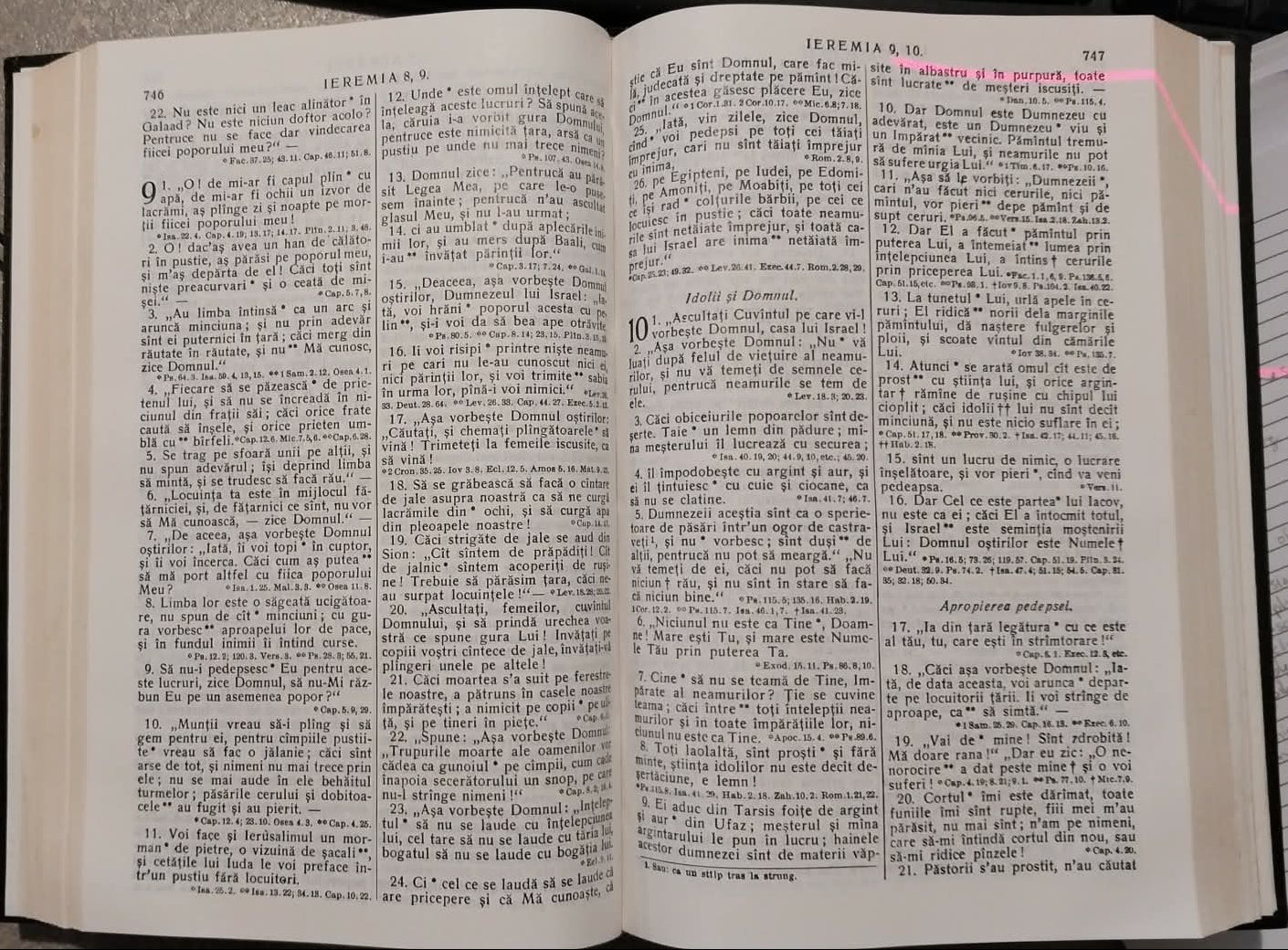 Biblia Cu Explicatii (Romanian Bible)